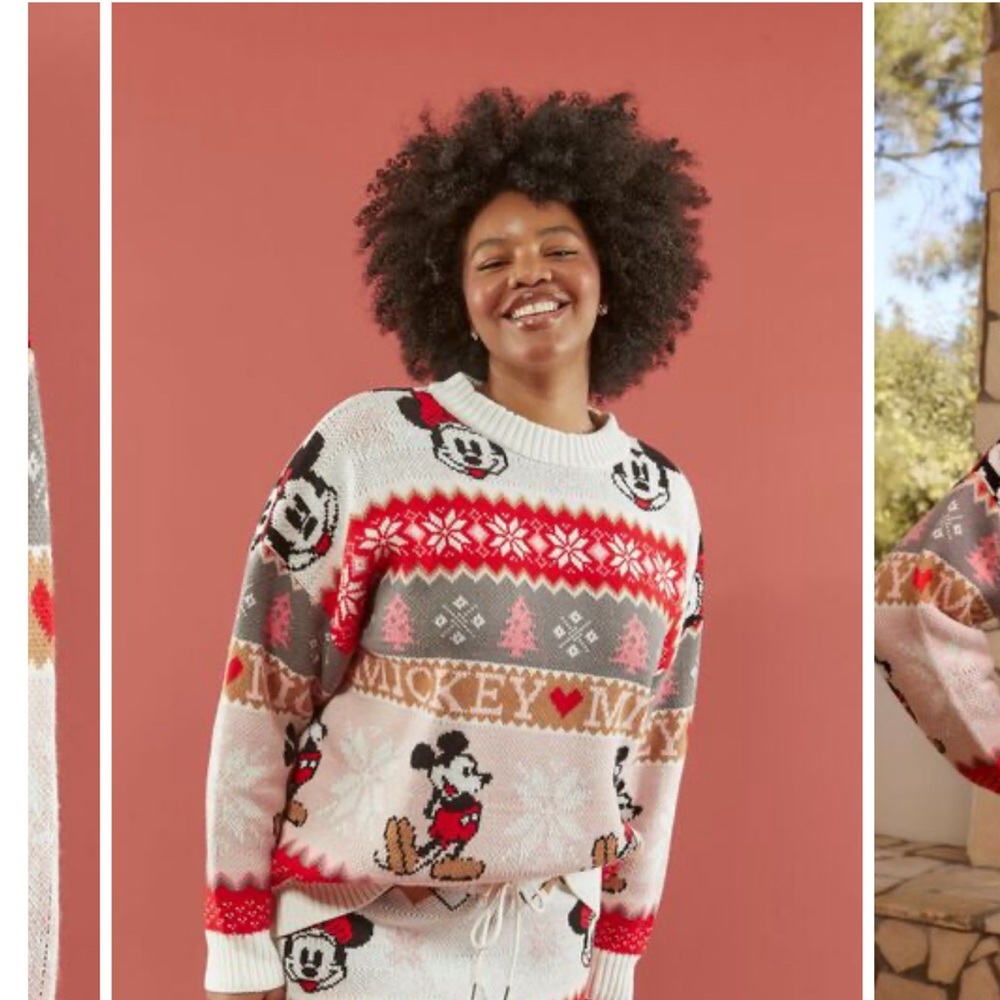 Disney Mickey & Minnie Christmas sweater
